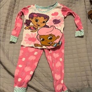Bubble guppies PJs